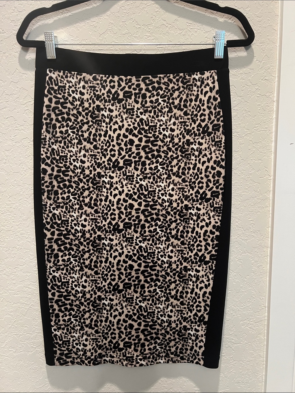 Vince Camuto Beige and Black Leopard Pencil Skirt